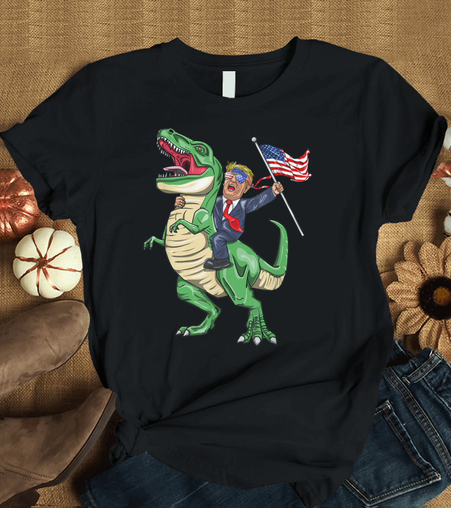T Rex Dinosaur Riding with American Flag and Trump 무시하세요 T-Shirt