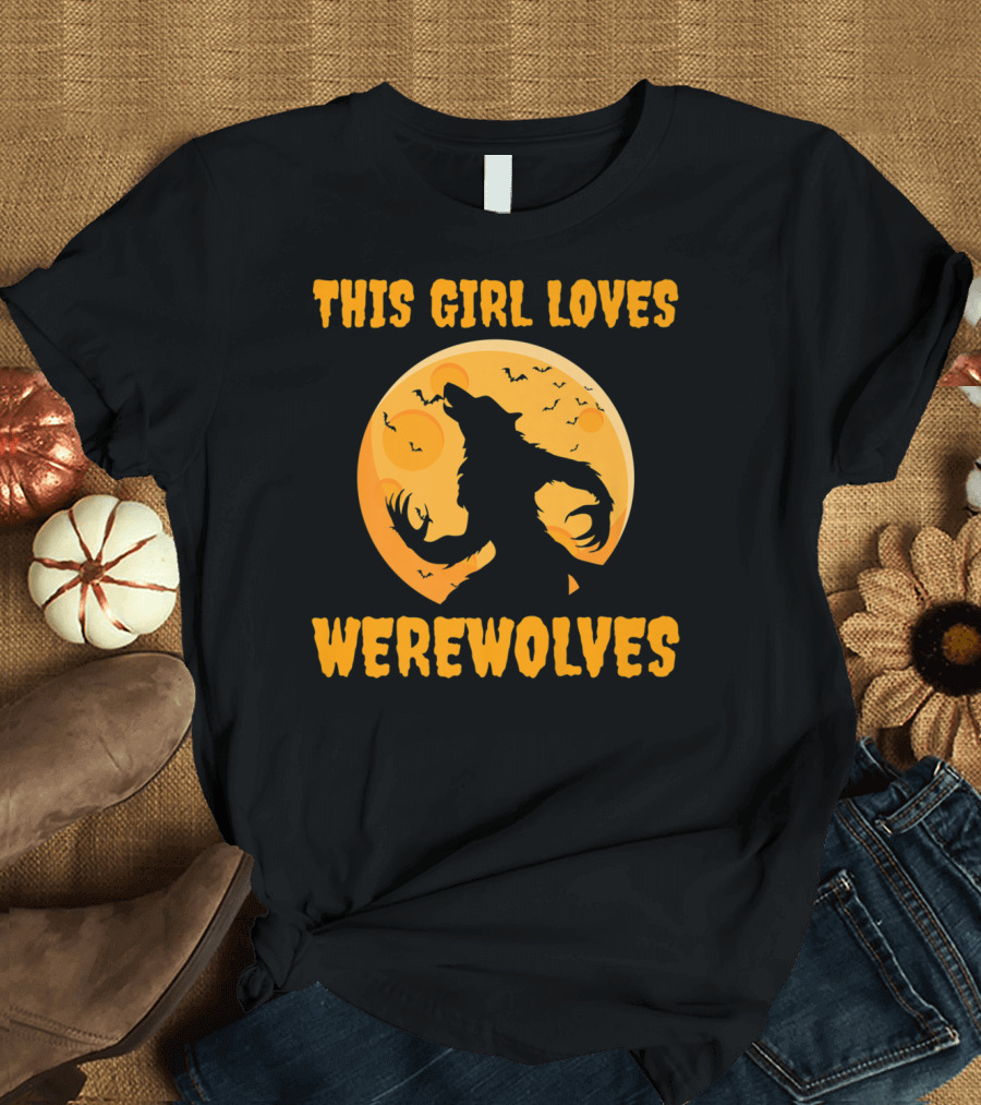 This Girl Loves Werewolves Howling Moon Bats T-Shirt