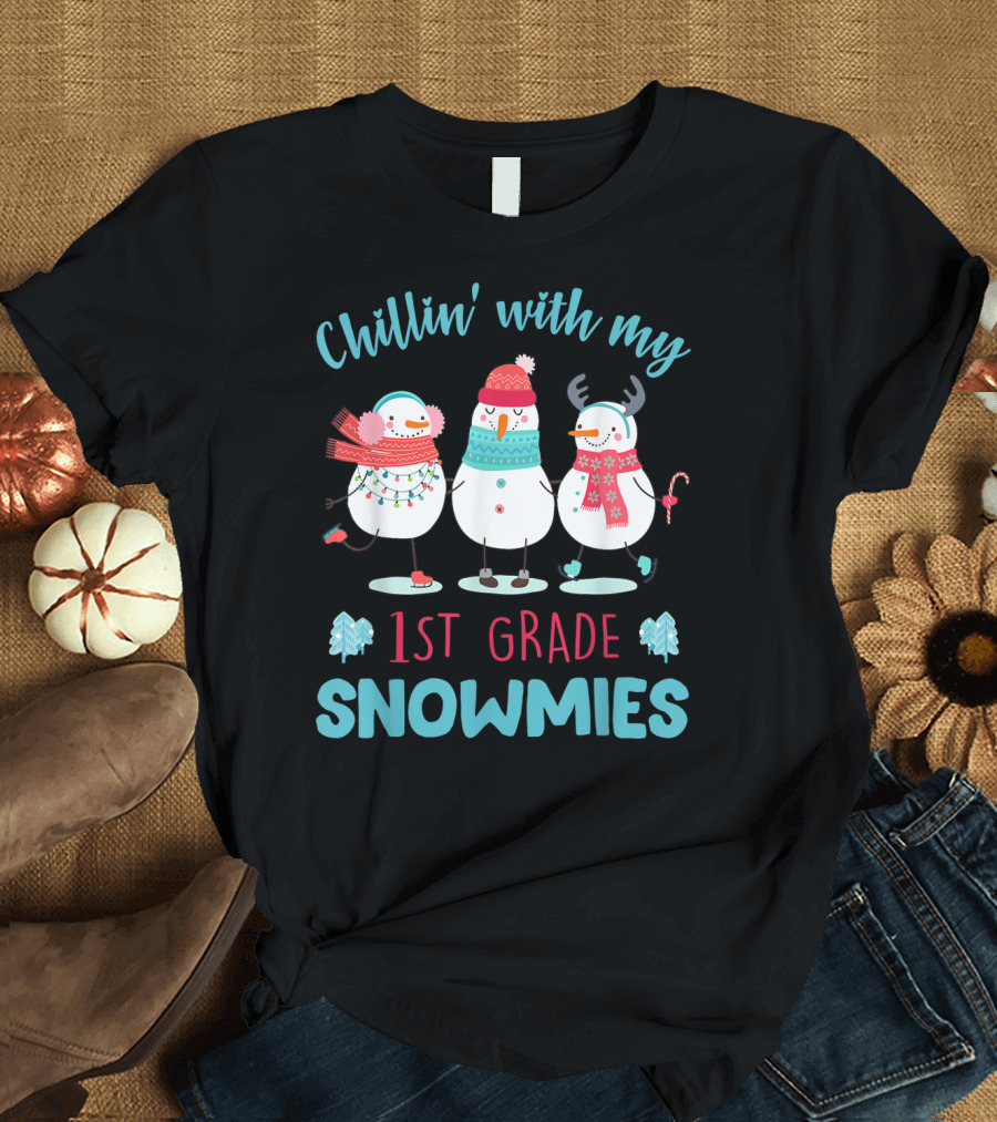 Chillin' With My 1st Grade Snowmies Trio Winter Teacher Fun T-Shirt