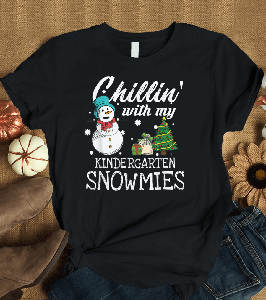 Chillin' With My Kindergarten Snowmies Snowman Christmas Tree T-Shirt