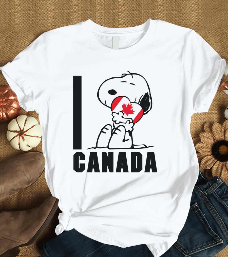 I Love Canada Snoopy Hugging Maple Leaf The Peanuts Movie T-Shirt
