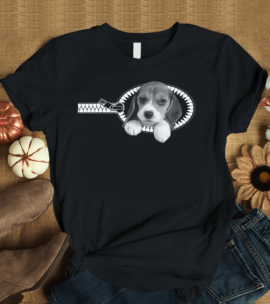 Beagle Puppy in Zipper Pocket T-Shirt