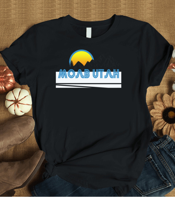 T-Shirt: Moab Utah Vintage Style Hiking Mountains Sunset Pine Trees T-Shirt Moab Utah Vintage Style Hiking Mountains Sunset Pine Trees T-Shirt
