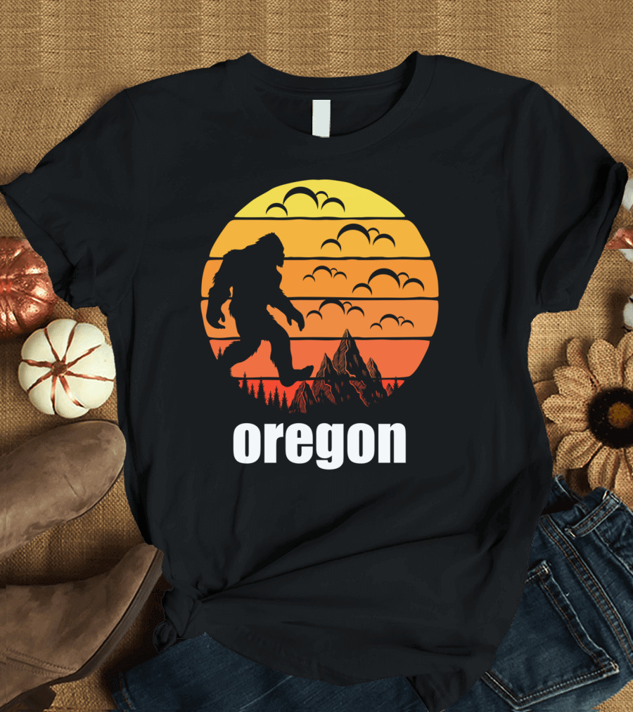 Oregon Bigfoot Sunset Mountains Hiking Camping T-Shirt