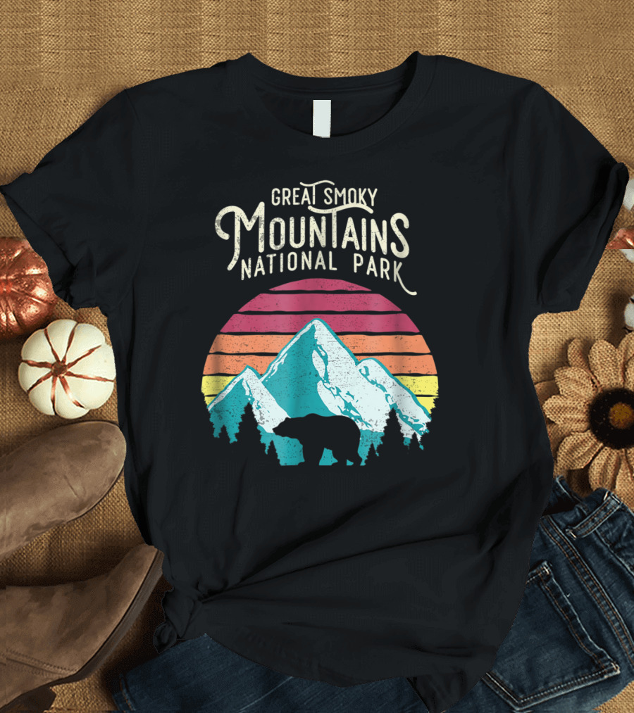 Great Smoky Mountains National Park Retro Sunset Bear T-Shirt