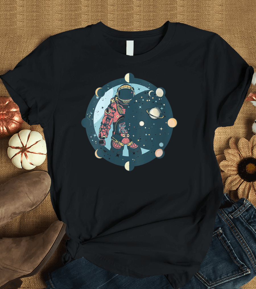 Astronaut Space Exploration with Moons and Saturn Cosmic Phases T-Shirt