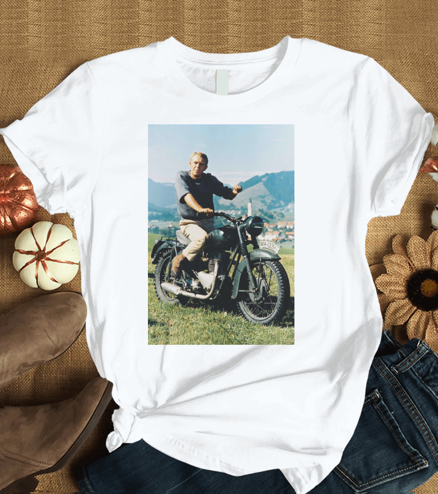 The Great Escape 1963 Steve McQueen Motorcycle Scene T-Shirt