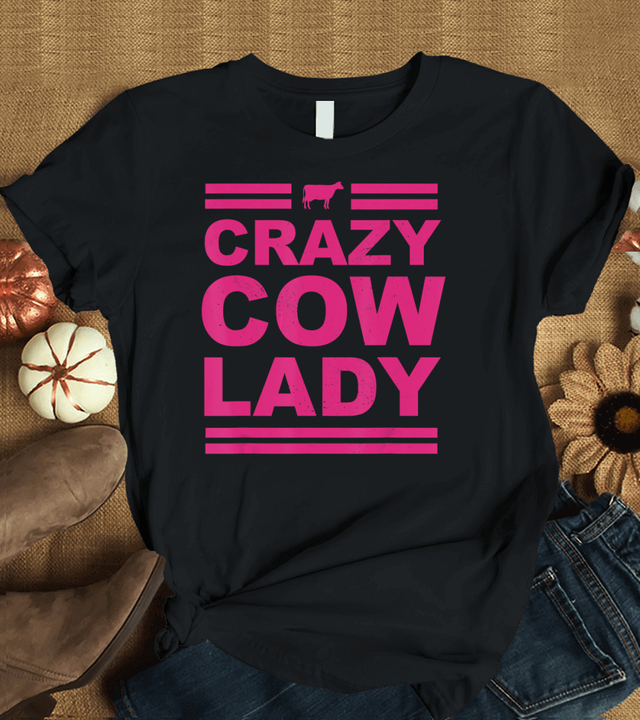 Crazy Cow Lady Farmer Pink Text Bold Iconic牛 T-Shirt