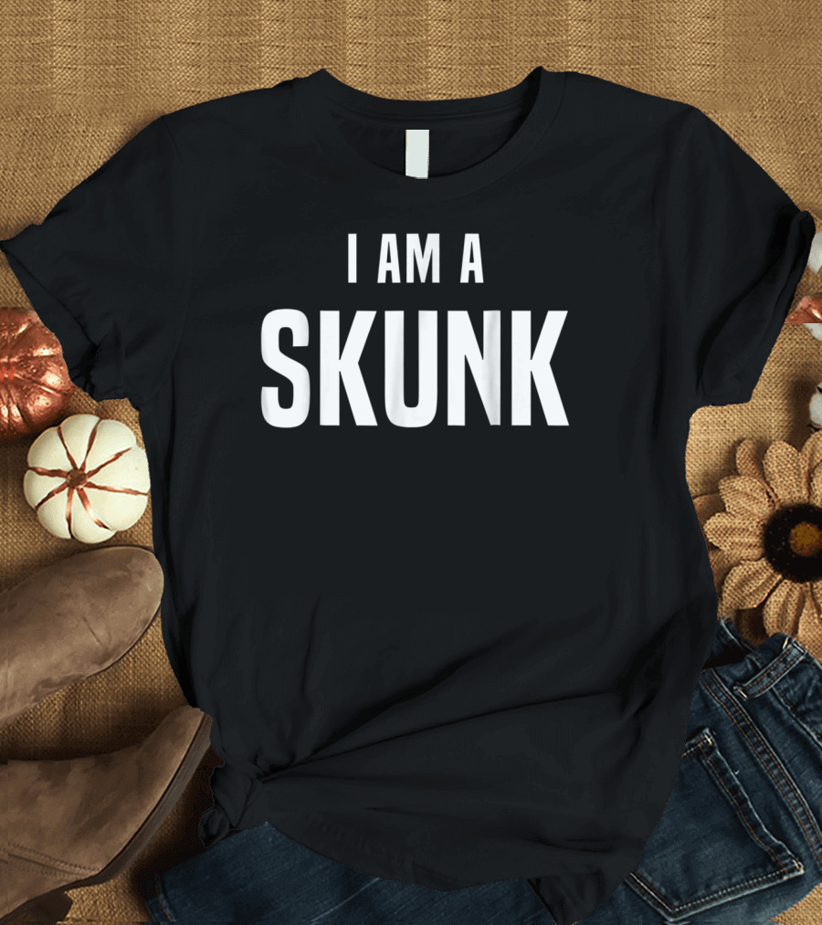 I Am a Skunk Costume Easy Simple Halloween T-Shirt