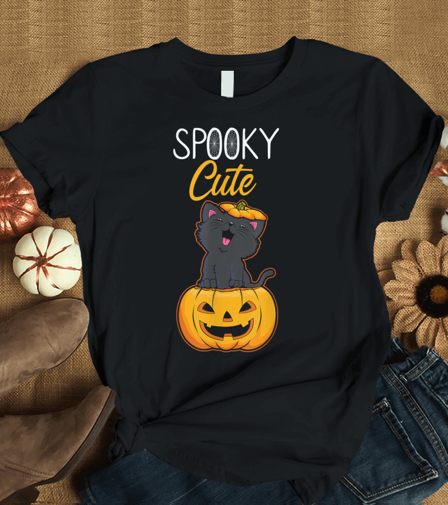 SPOOKY CUTE BLACK CAT HALLOWEEN PUMPKIN T-Shirt