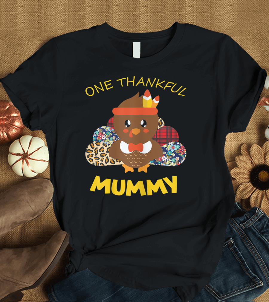 One Thankful Mummy Turkey with Leopard Print Feathers T-Shirt