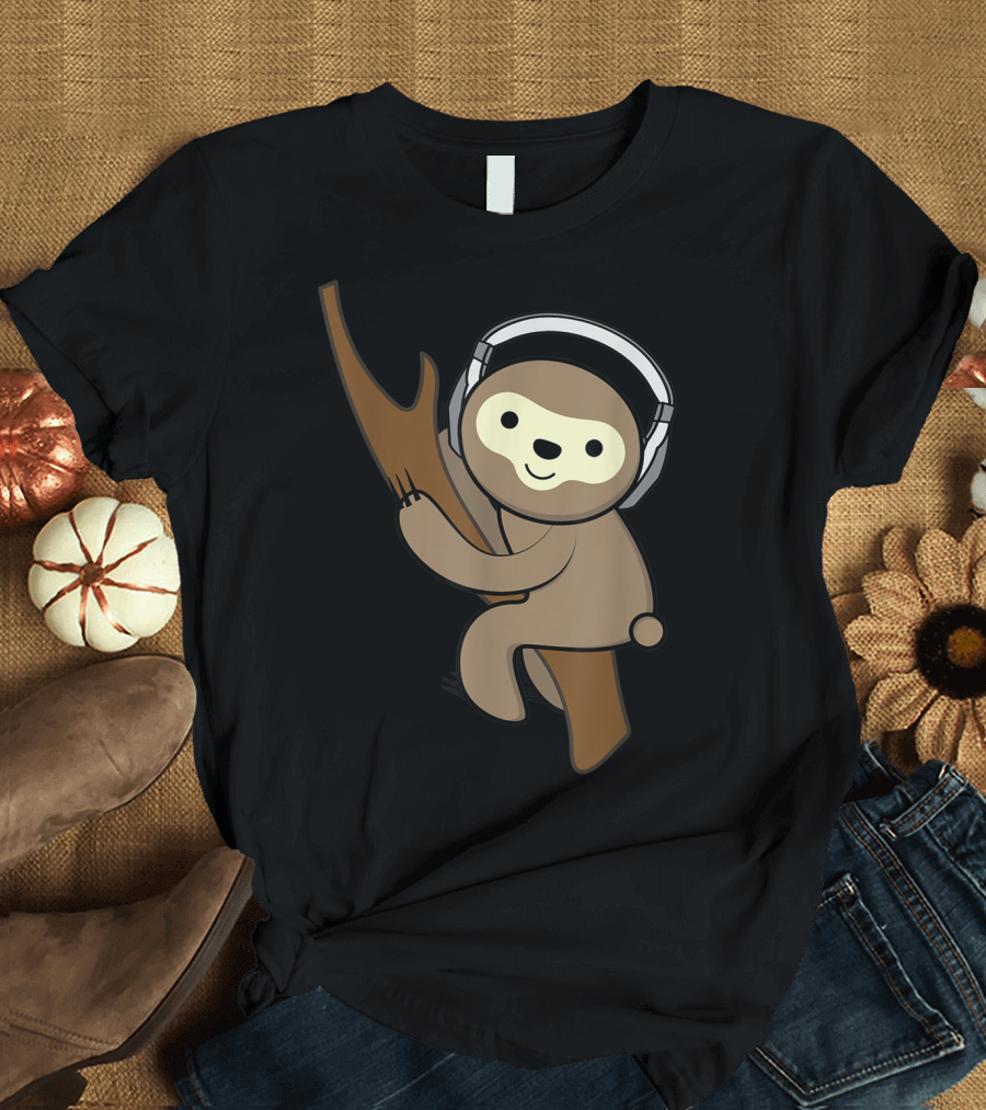 Cool Sloth Music Headphones Funny Animal Tree Hugger T-Shirt