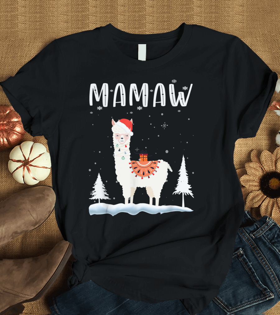 Mamaw Llama Christmas Santa Hat Snowflakes Winter Scene T-Shirt