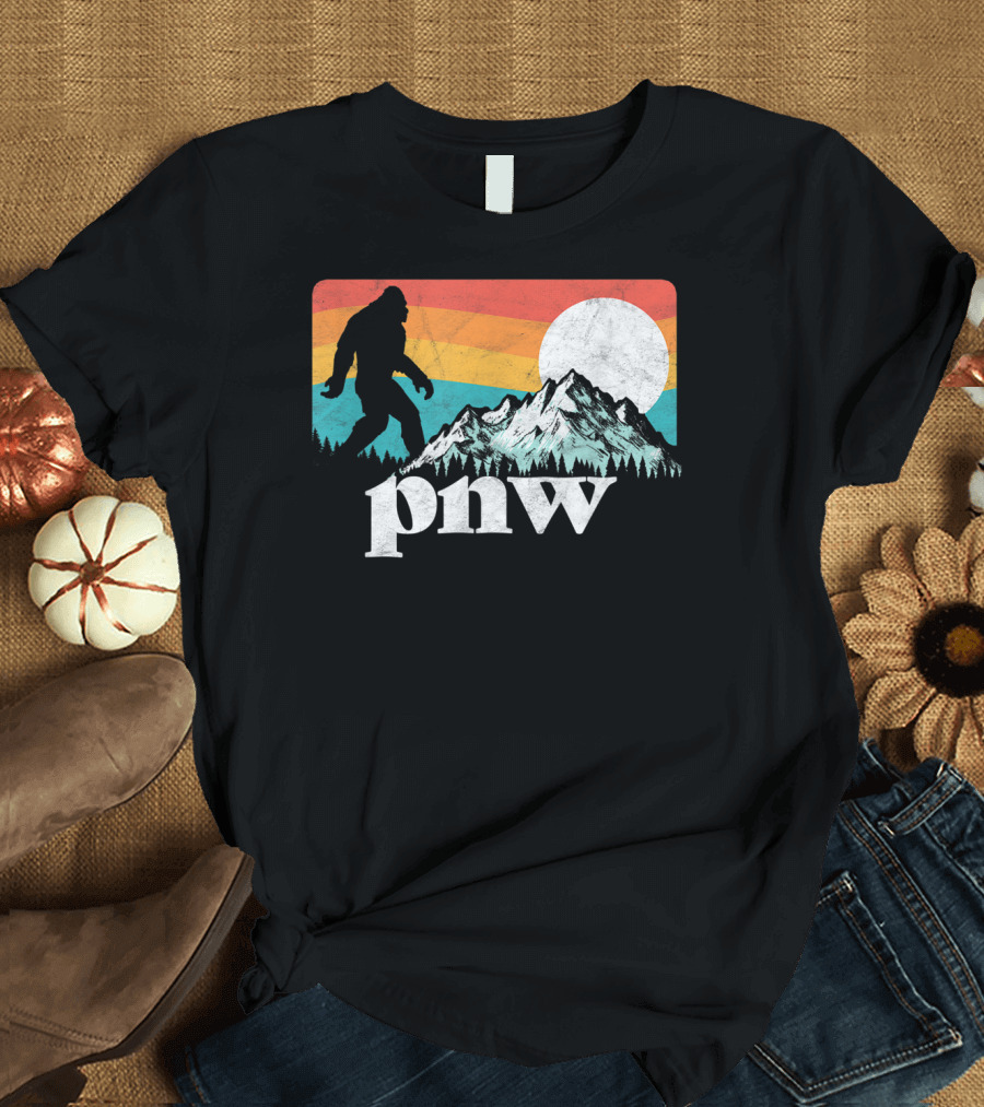 Pnw Bigfoot Sunset Mountains T-Shirt