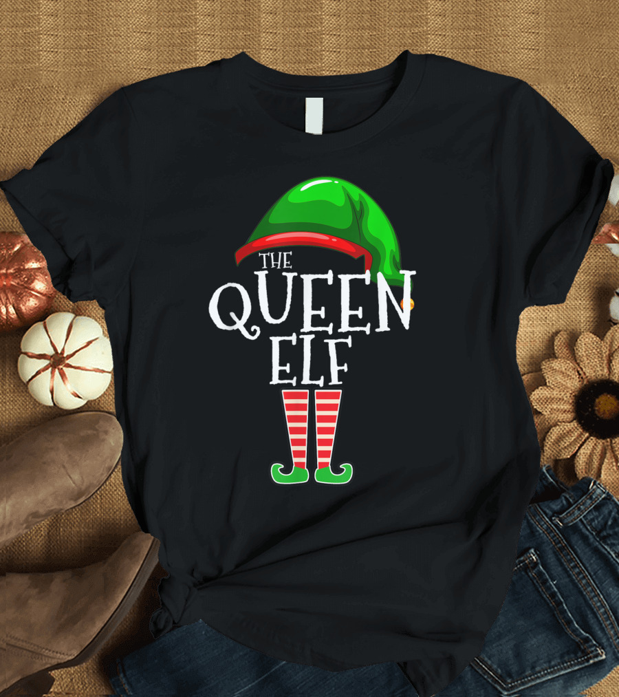 THE QUEEN ELF FAMILY MATCHING GROUP GREEN HAT RED STRIPED SOCKS T-Shirt
