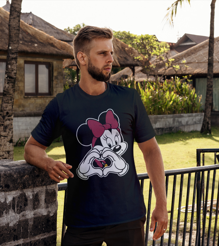 Cardinals Fans Love Minnie Mouse Hand Heart Bow T-Shirt