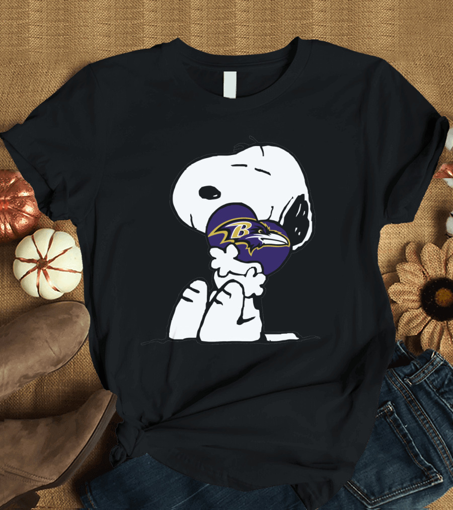 Snoopy Holding Baltimore Ravens T-Shirt