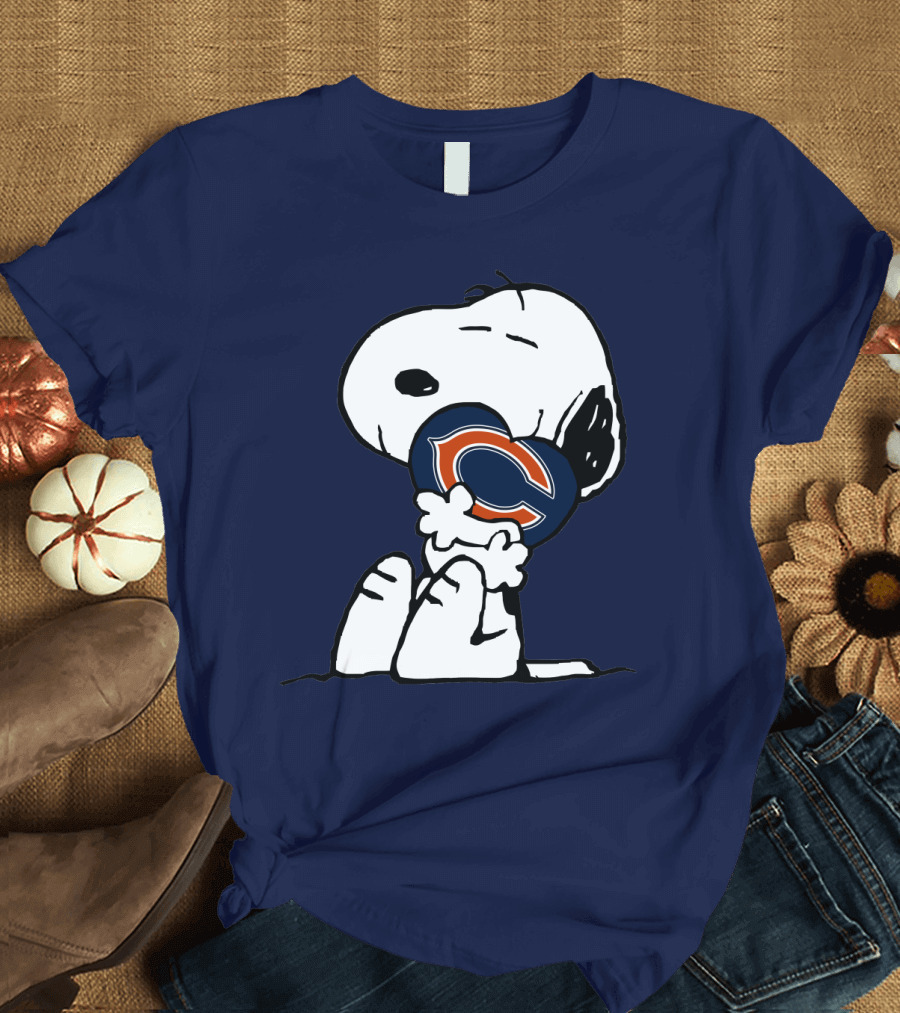 Snoopy Hugging Chicago Bears Heart T-Shirt