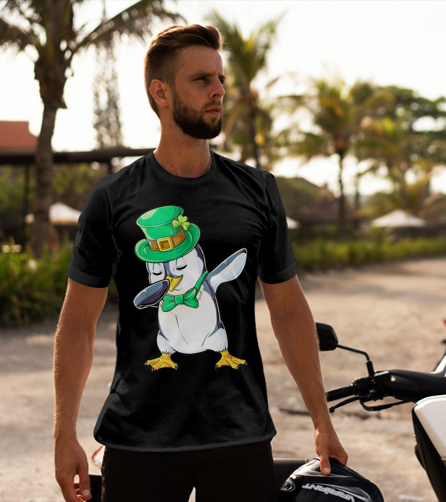Dabbing Penguin St Patricks Day Leprechaun Hat And Bow Tie T-Shirt