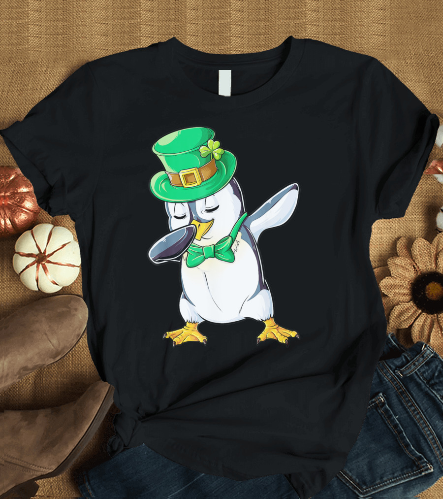 Dabbing Penguin St Patricks Day Leprechaun Hat and Bow Tie T-Shirt
