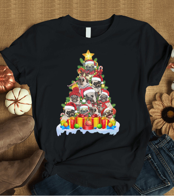 T-Shirt: Pug Christmas Tree with Santa Hats and Presents T-Shirt Pug Christmas Tree with Santa Hats and Presents T-Shirt