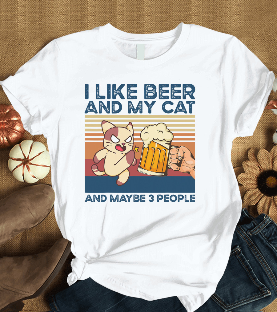 I Like Beer and My Cat and Maybe 3 People Vintage Style Retro Cat Lover T-Shirt