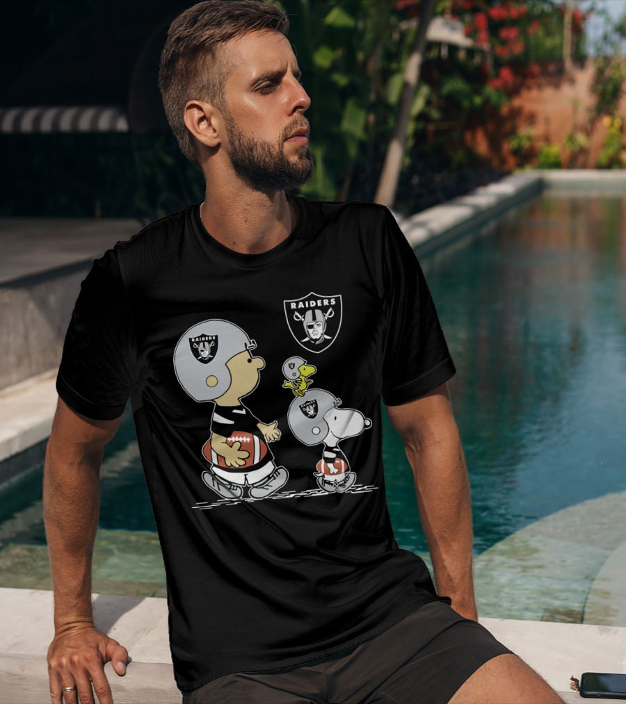 Raiders Snoopy Charlie Brown Woodstock Football Team Helmets T-Shirt