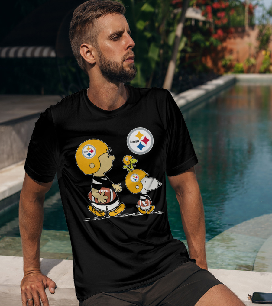 Steelers Snoopy And Peanuts Characters With Football Helmets T-Shirt