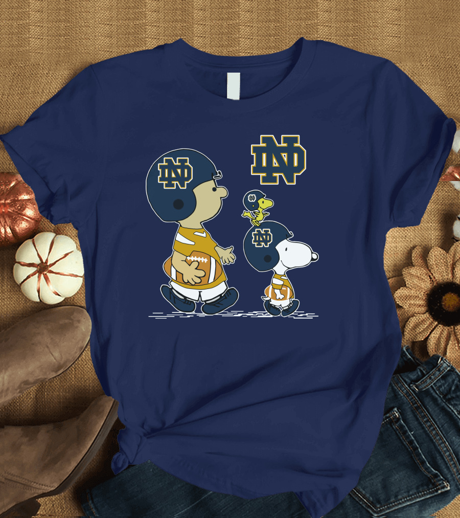 Notre Dame Fighting Irish Peanuts Characters Football Fan Scene T-Shirt