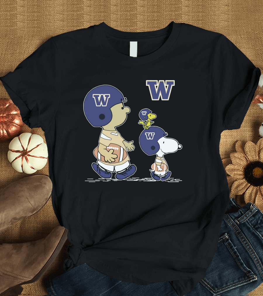 Washington Huskies Snoopy and Woodstock Football Team T-Shirt