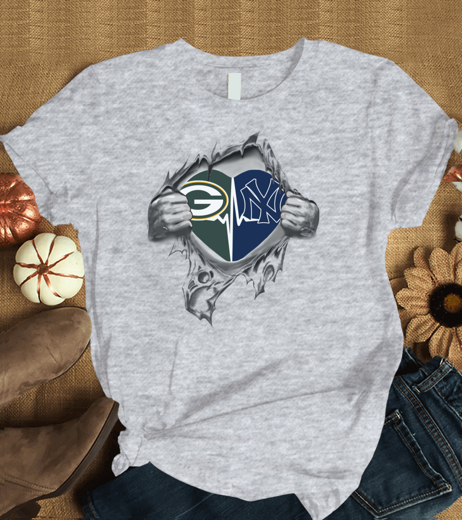 Green Bay Packers New York Yankees Heart Pulled Apart By Hands T-Shirt
