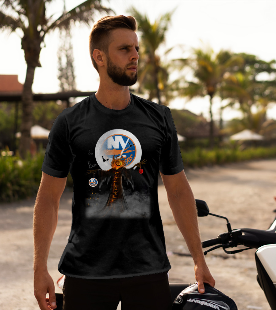 Halloween New York Islanders Pumpkin Moon Bats Spooky Scene T-Shirt