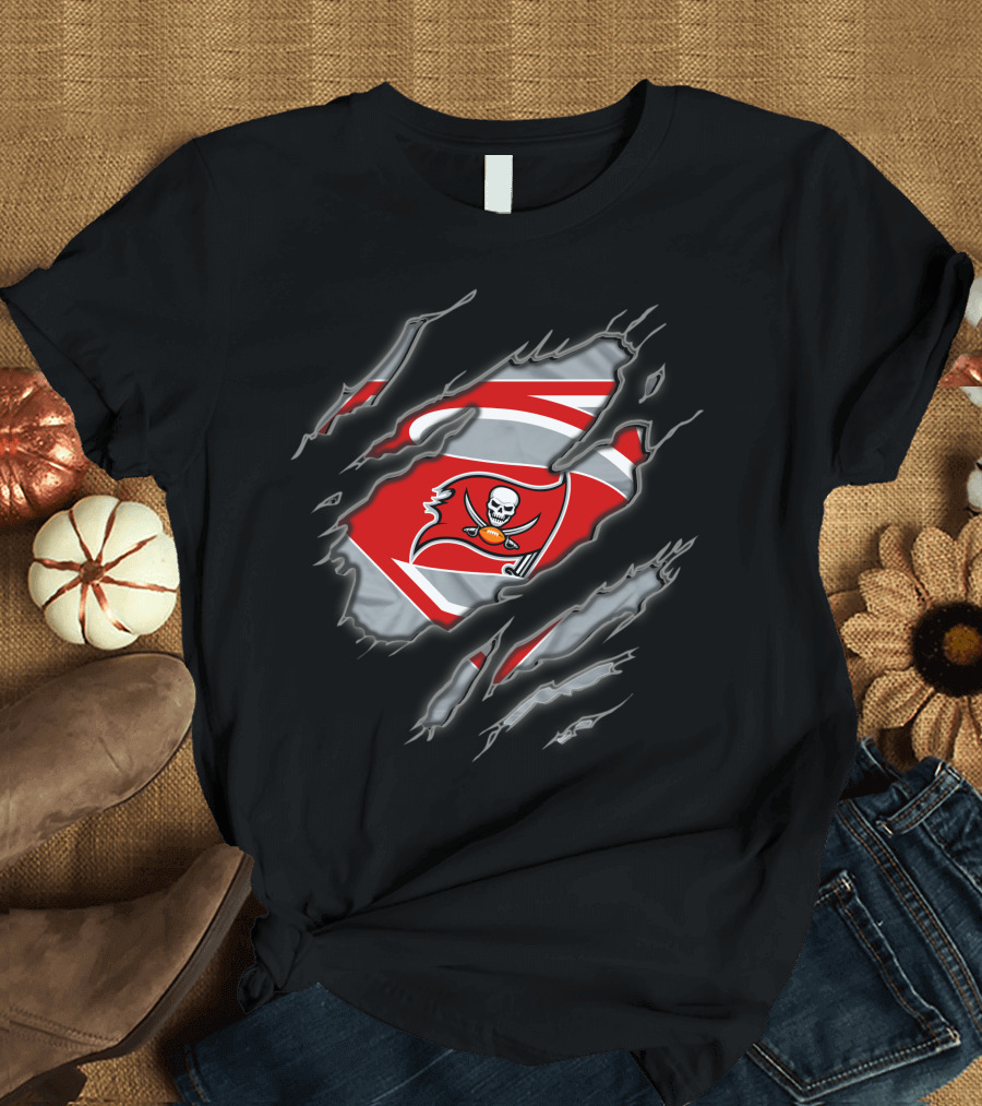 Tampa Bay Buccaneers Superman Logo Rip T-Shirt