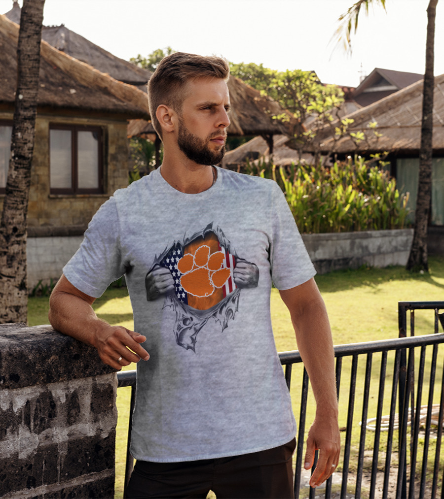 Clemson Tigers Paw Logo With American Flag T-Shirt