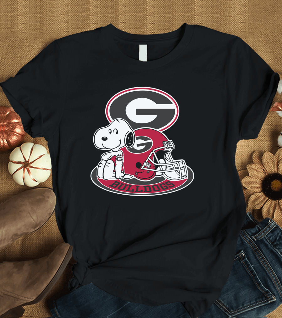 Georgia Bulldogs Snoopy Football Helmet T-Shirt