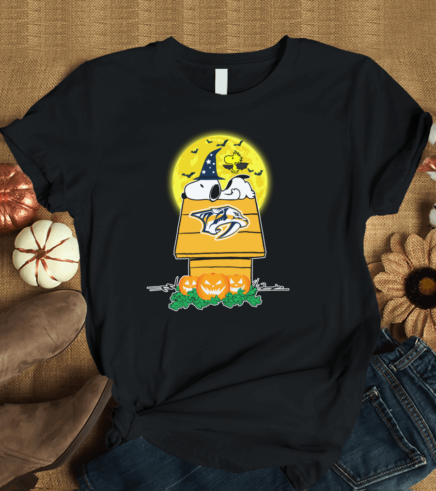 Nashville Predators Snoopy Woodstock Halloween Pumpkins Moon T-Shirt