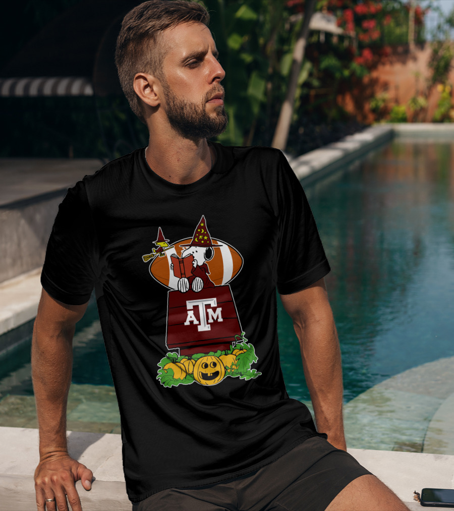 Texas A&M Aggies Snoopy Halloween Football Peanuts Charlie Brown Pumpkins House T-Shirt