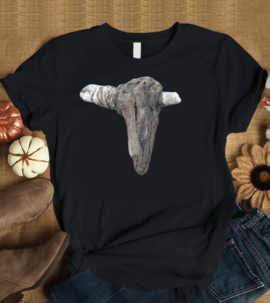 Beach Hunt Driftwood Sculpture Bull Skull Coastal T-Shirt