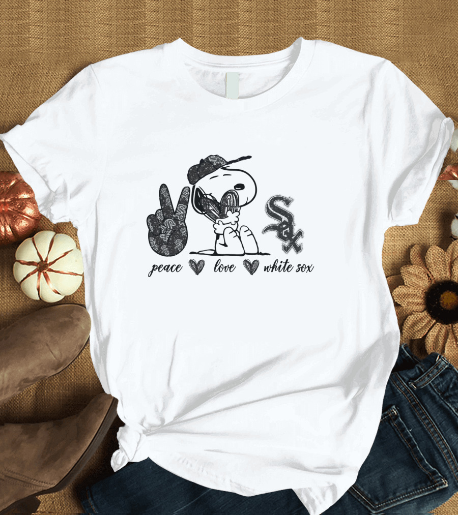 Peace Love Chicago White Sox Snoopy Baseball Fan T-Shirt