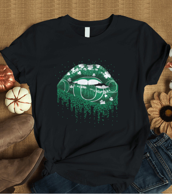 T-Shirt: Oregon Ducks Lips Green Glitter Shamrock Cascade T-Shirt Oregon Ducks Lips Green Glitter Shamrock Cascade T-Shirt