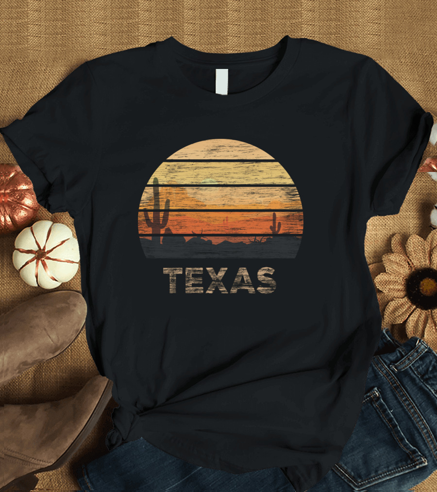Texas 1980s Vintage Style Desert Sunset Cactus Scene T-Shirt