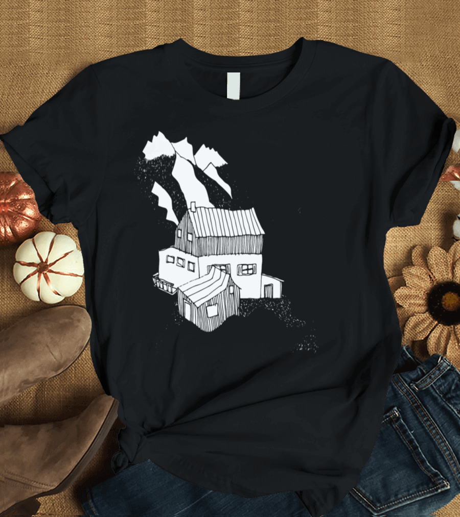Charming Retreat in Snowy Mountains Cabin Holidays in the Mountains T-Shirt