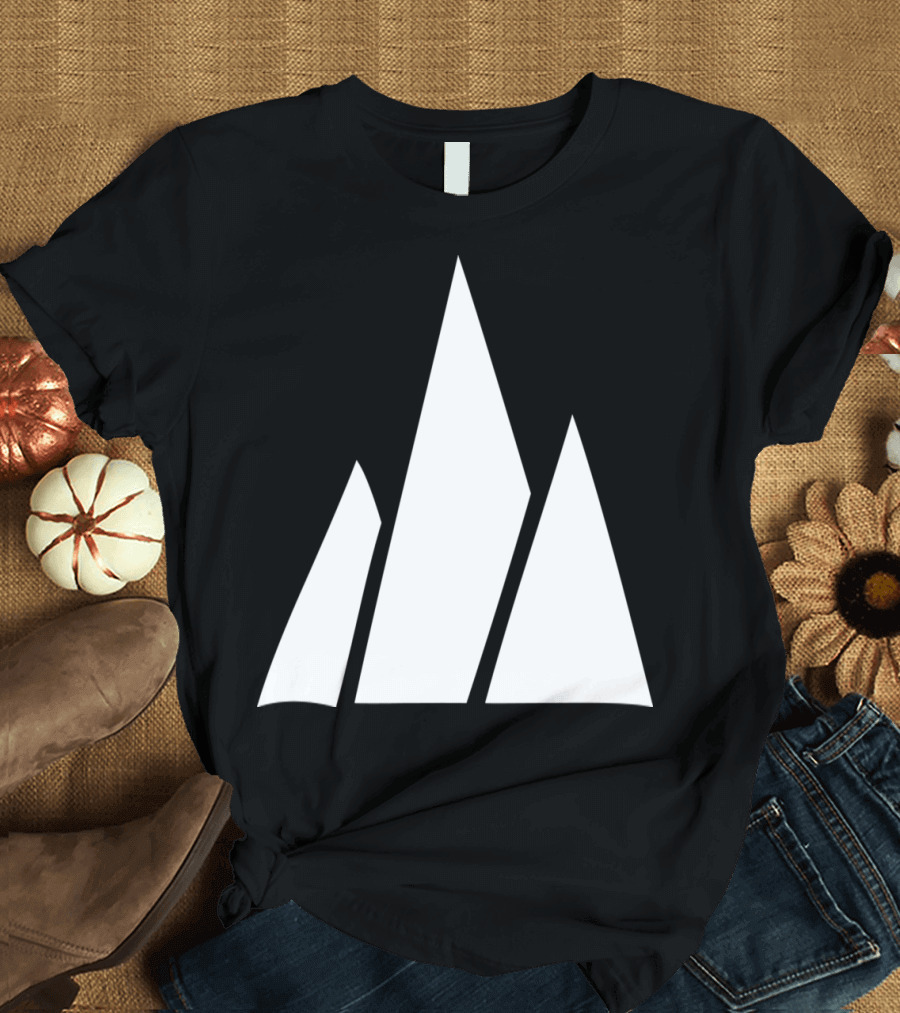 Basic Mountains Minimalist Triangle Peaks T-Shirt
