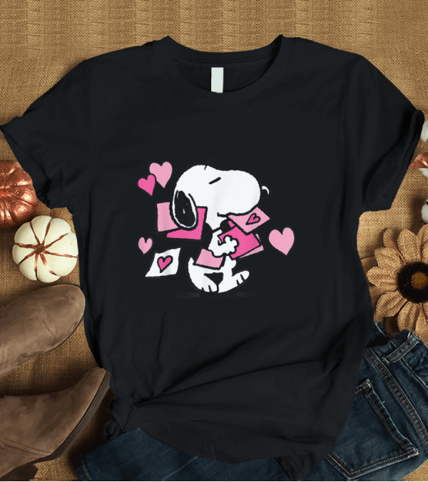 T-Shirt: Peanuts Snoopy Valentines Hearts and Love Letters T-Shirt Peanuts Snoopy Valentines Hearts and Love Letters T-Shirt