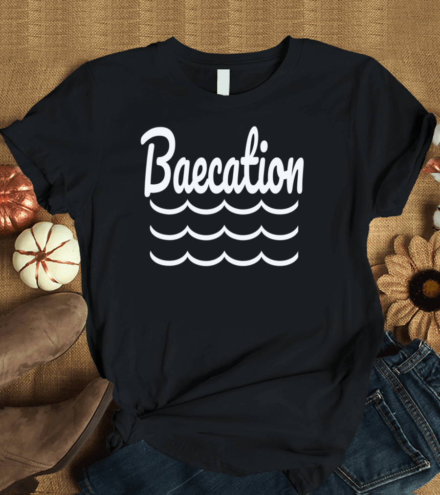 Baecation Waves Fun Vacation Getaway T-Shirt