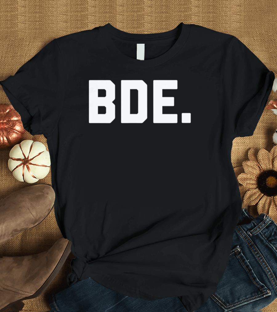 BDE Bold Text Minimalist T-Shirt