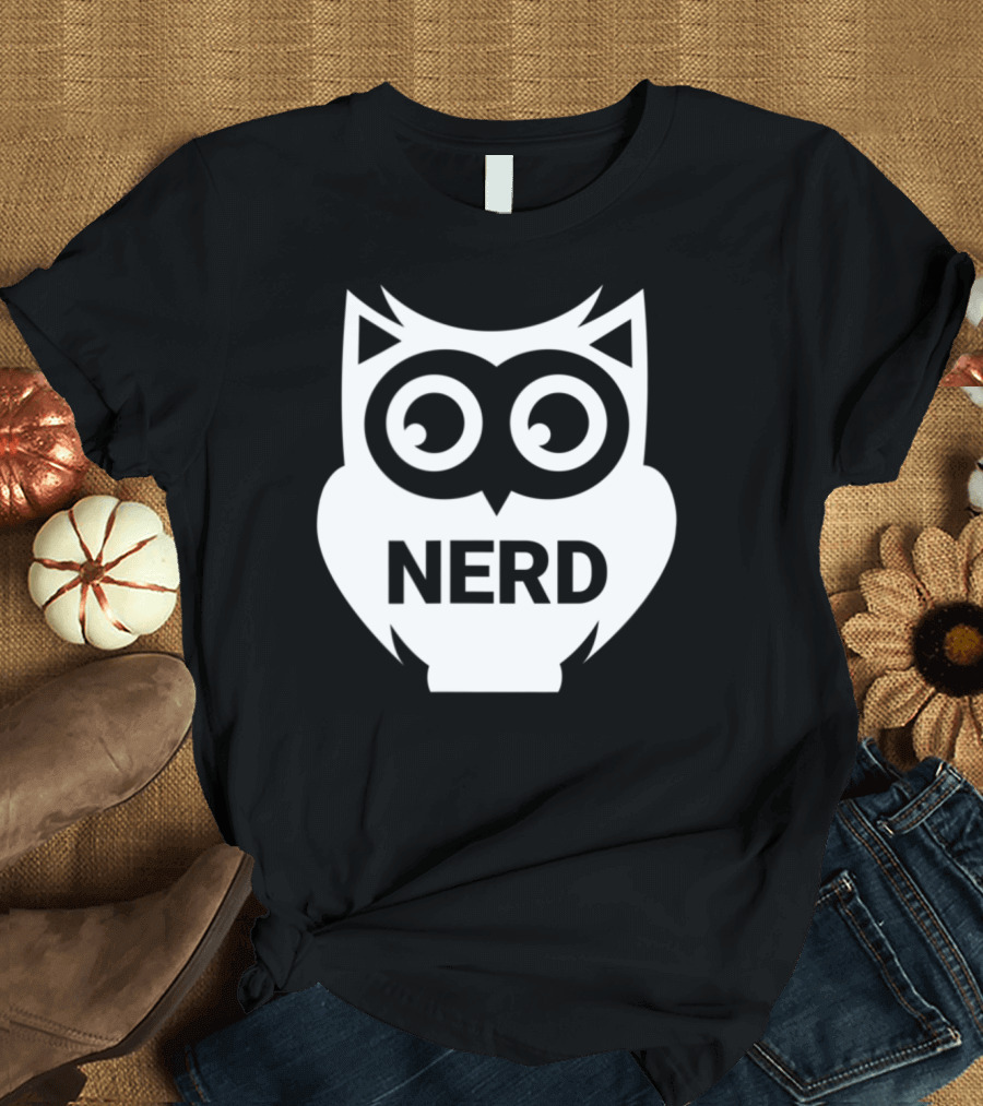 Nerd Owl Minimalist T-Shirt