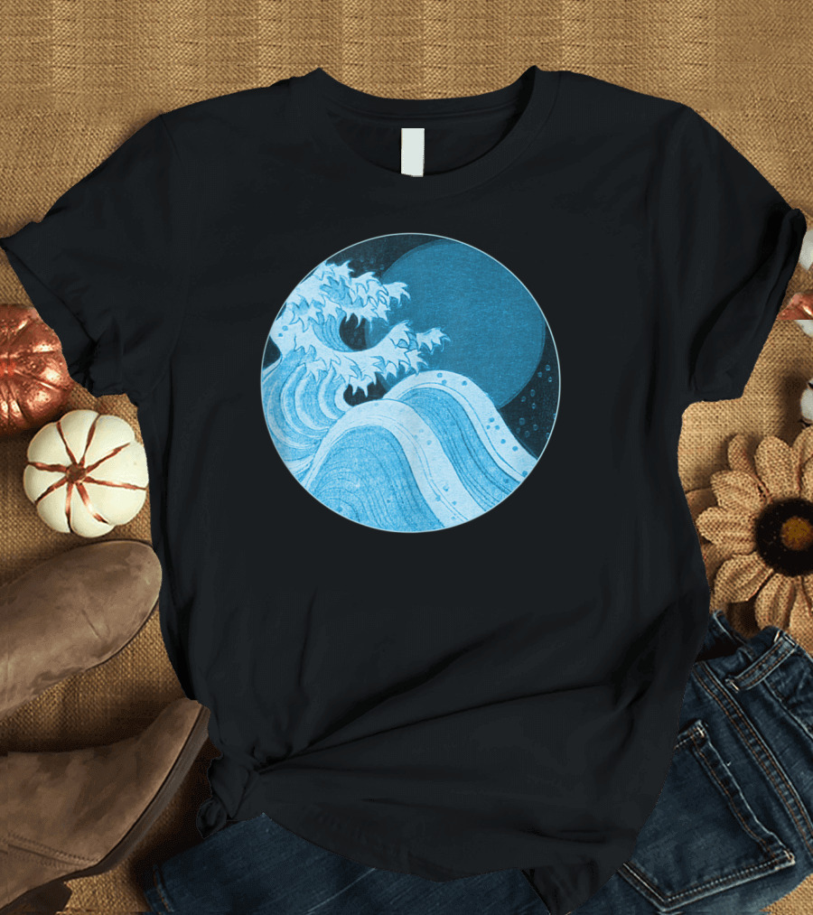 Vintage Japanese Woodblock Art Ocean Wave Round Blue Design VF T-Shirt
