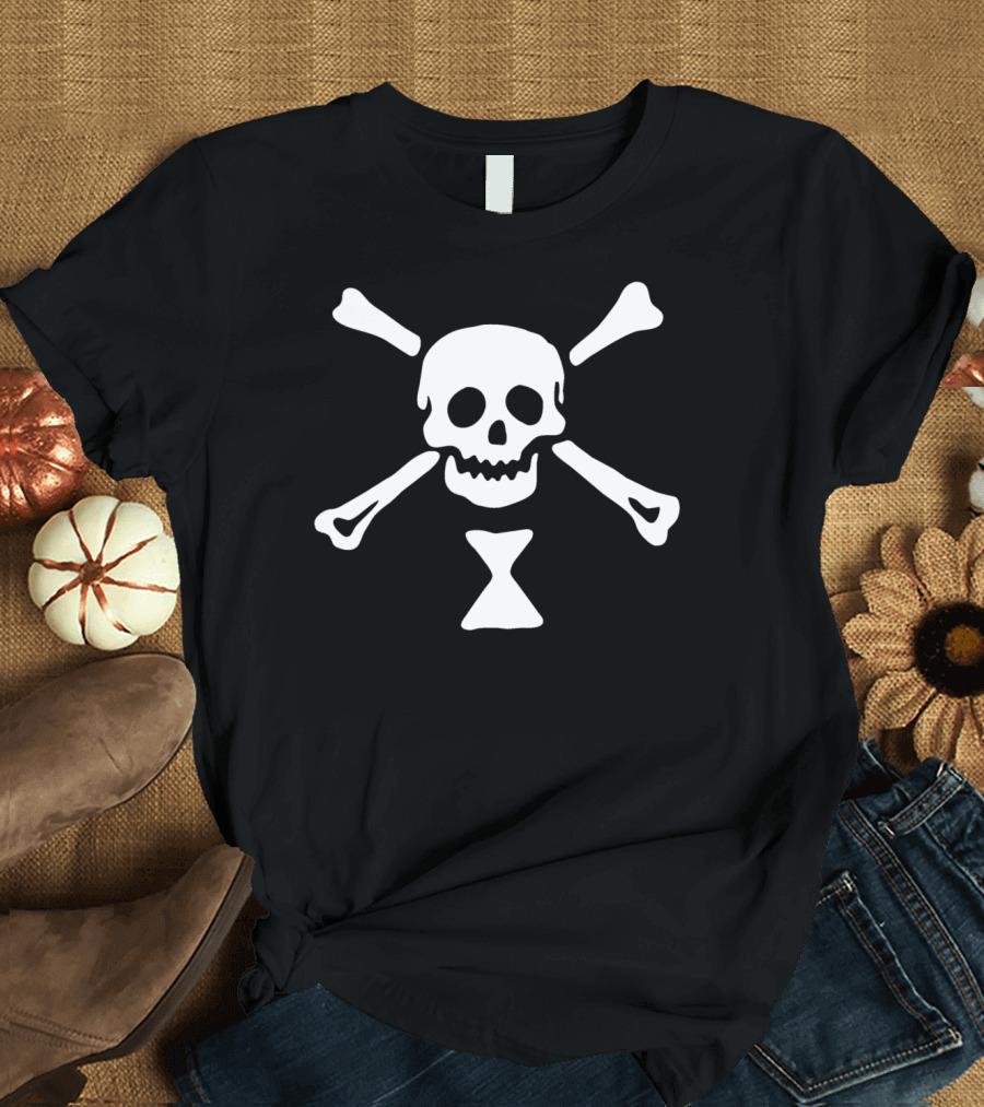 Emanuel Wynn Jolly Roger Pirate Skull and Crossbones with Hourglass T-Shirt