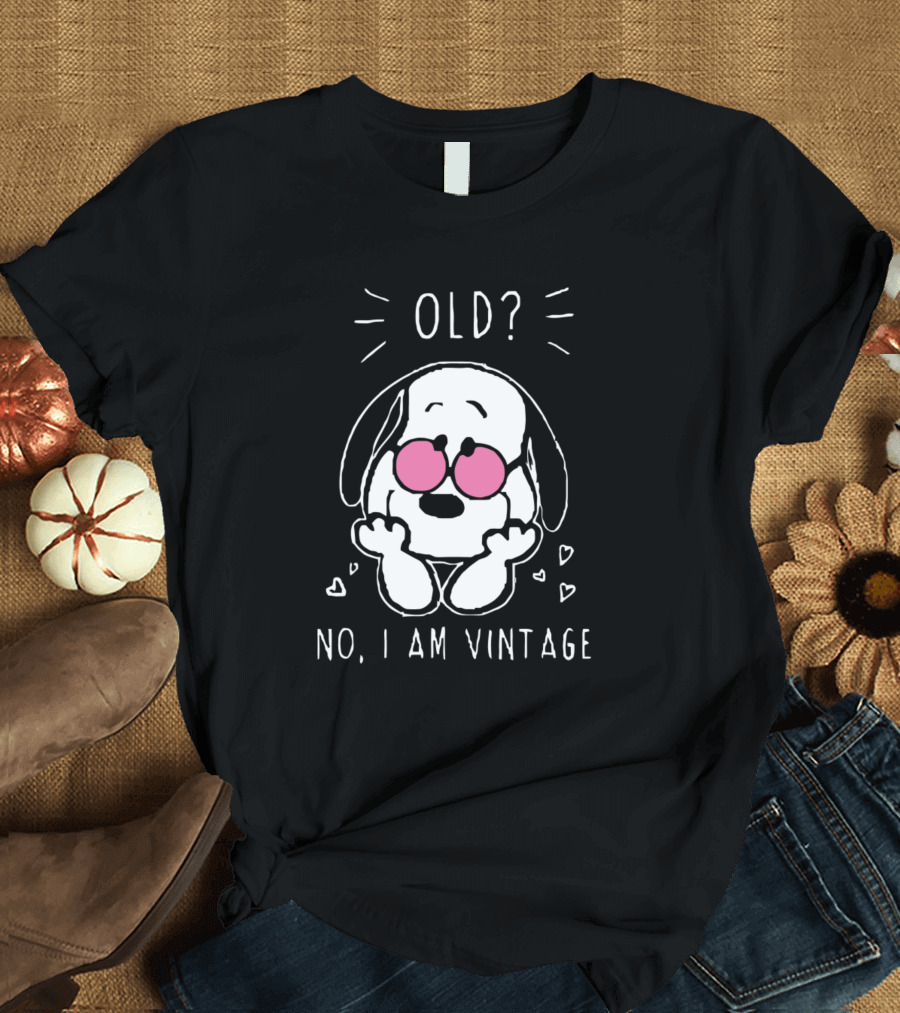 Old No I Am Vintage Funny Snoopy Pink Glasses T-Shirt